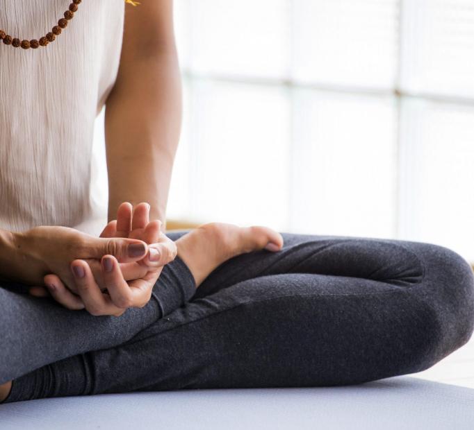 Meditaation alkeet: 5 minuutin meditaatio ja suihkumeditaatio | Fressi Olo